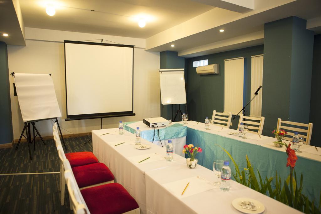 The Frangipani Living Arts Hotel And Spa Phnom Penh Eksteriør billede