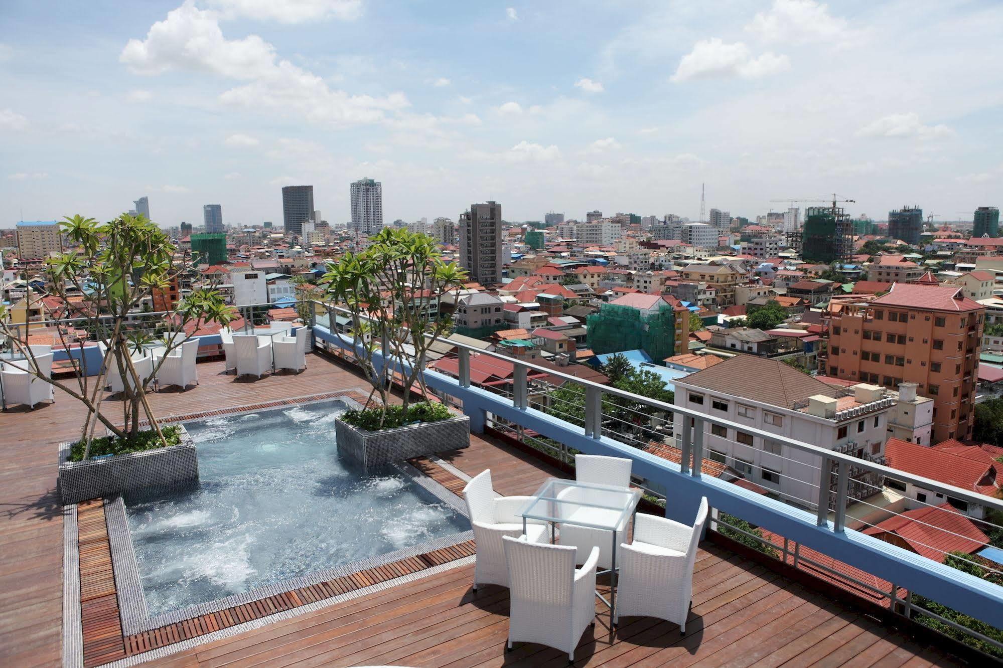 The Frangipani Living Arts Hotel And Spa Phnom Penh Eksteriør billede